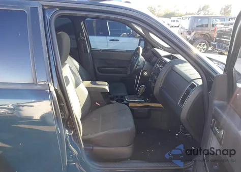 2010 Ford Escape Xlt from USA, damaged, VIN 1FMCU0DGXAKD21912